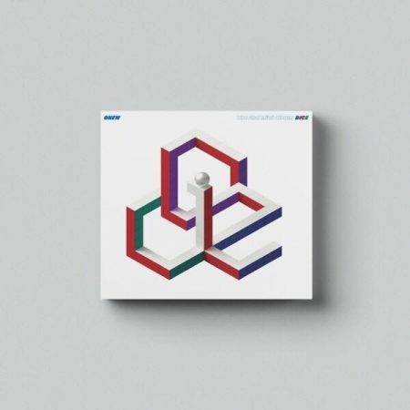Digipack альбому DICE — другий сольний альбом ONEW (SHINee) з геометричним логотипом у червоних, синіх та зелених тонах.
